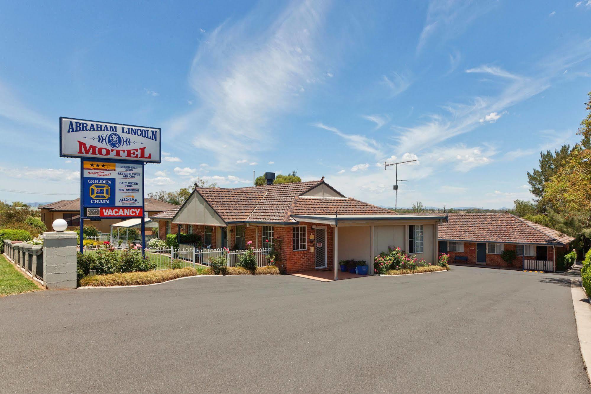 Abraham Lincoln Motel Тамуърт Екстериор снимка